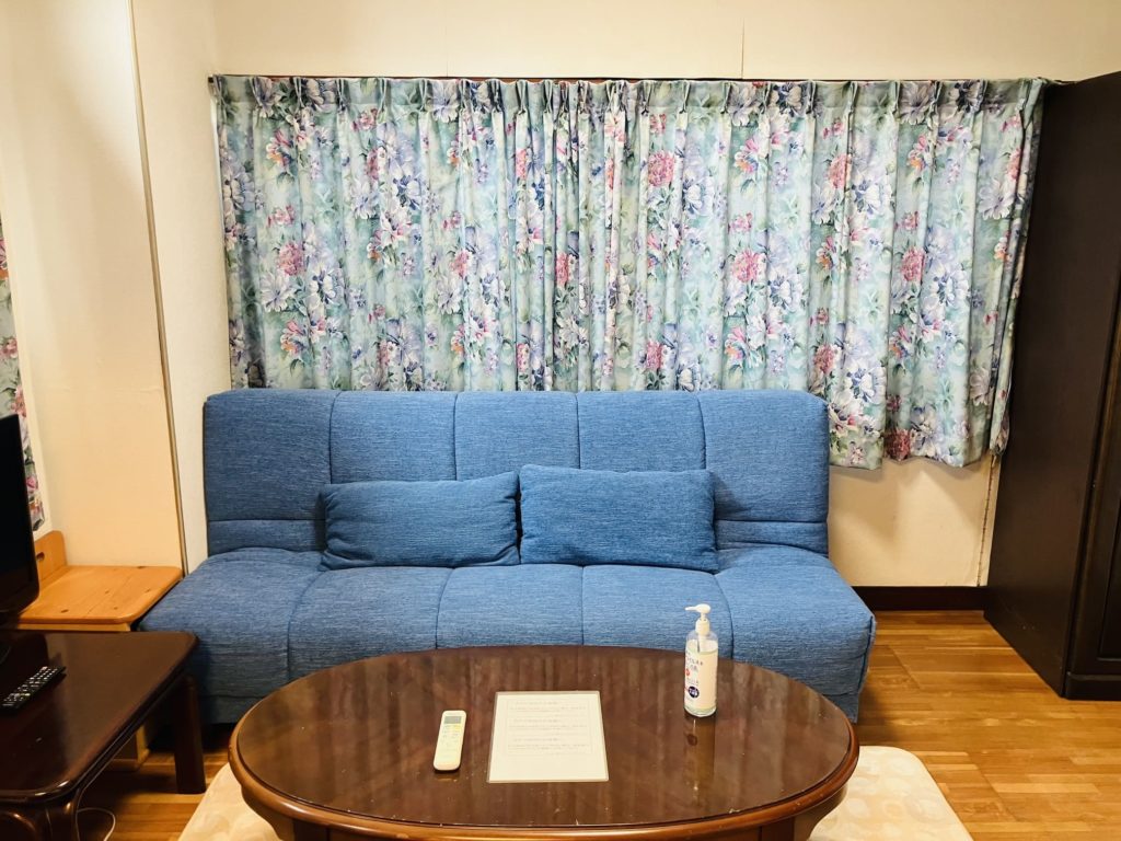 1人部屋のソファ